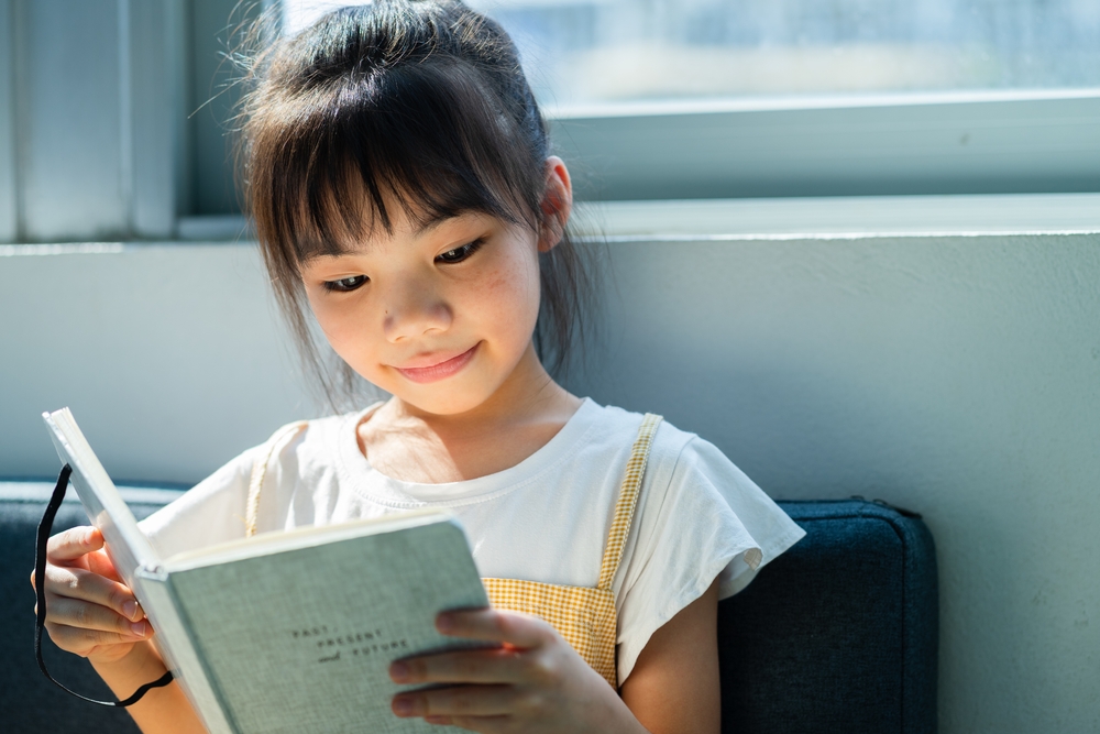 趕快找本書來看！閱讀可預防失智，還能減壓、改善憂鬱症！