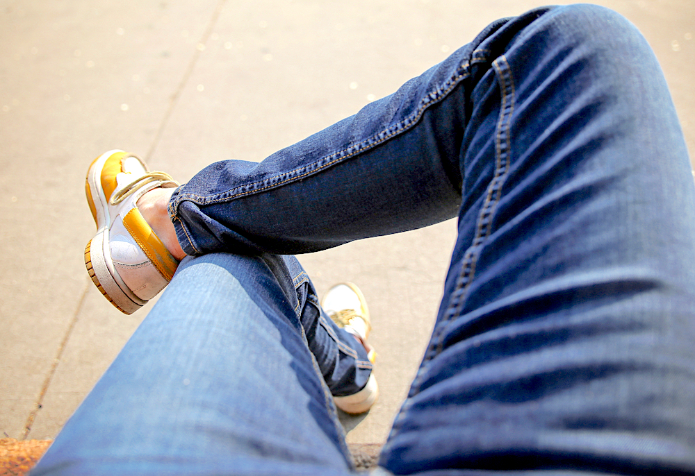 fidgeting-feet-habit-six-possible-reasons