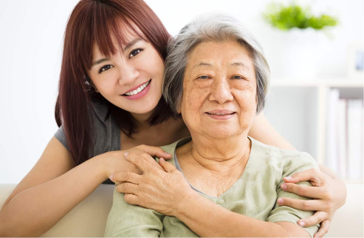 support-senior-with-bladder-disorders